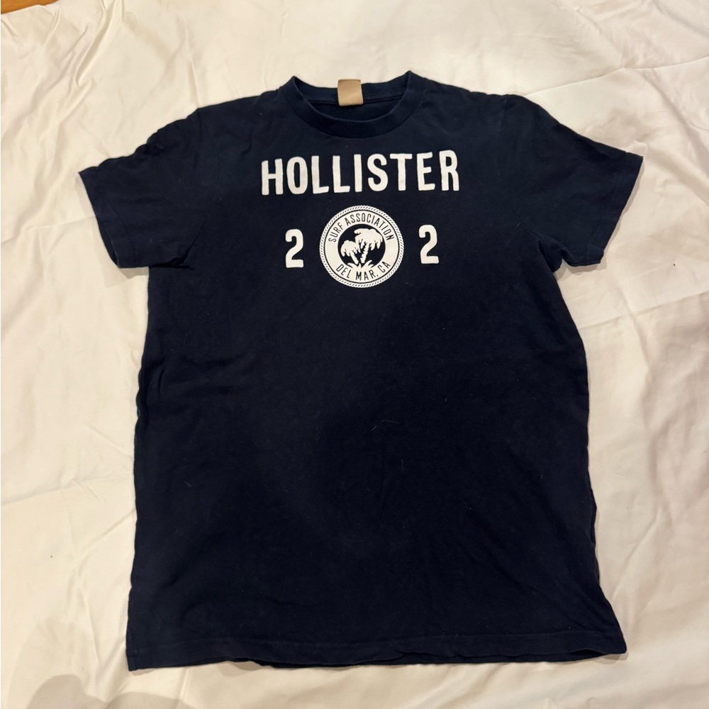 Hollister Navy Blue Logo T-Shirt – Size Medium
